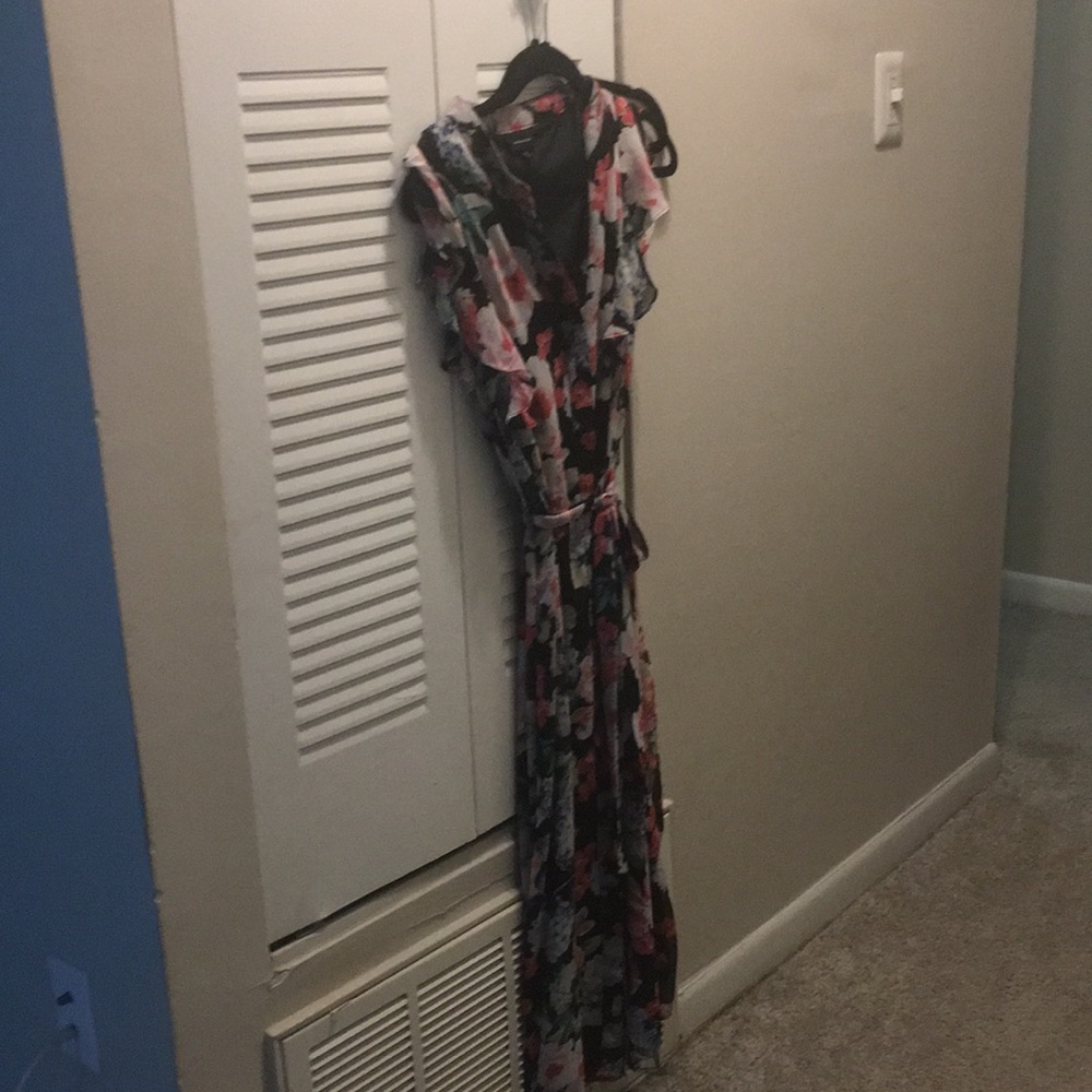 Flowy floral print dress!